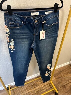 NWT- Jessica Simpson Brand Embroidered Dark Blue Women’s Jeans